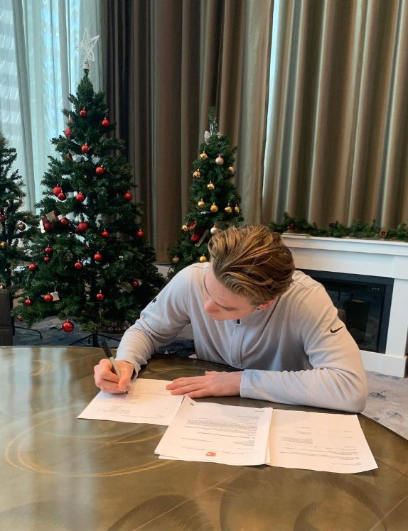 Calgary Flames Prospect Connor Zary Signing his entry level NHL contract